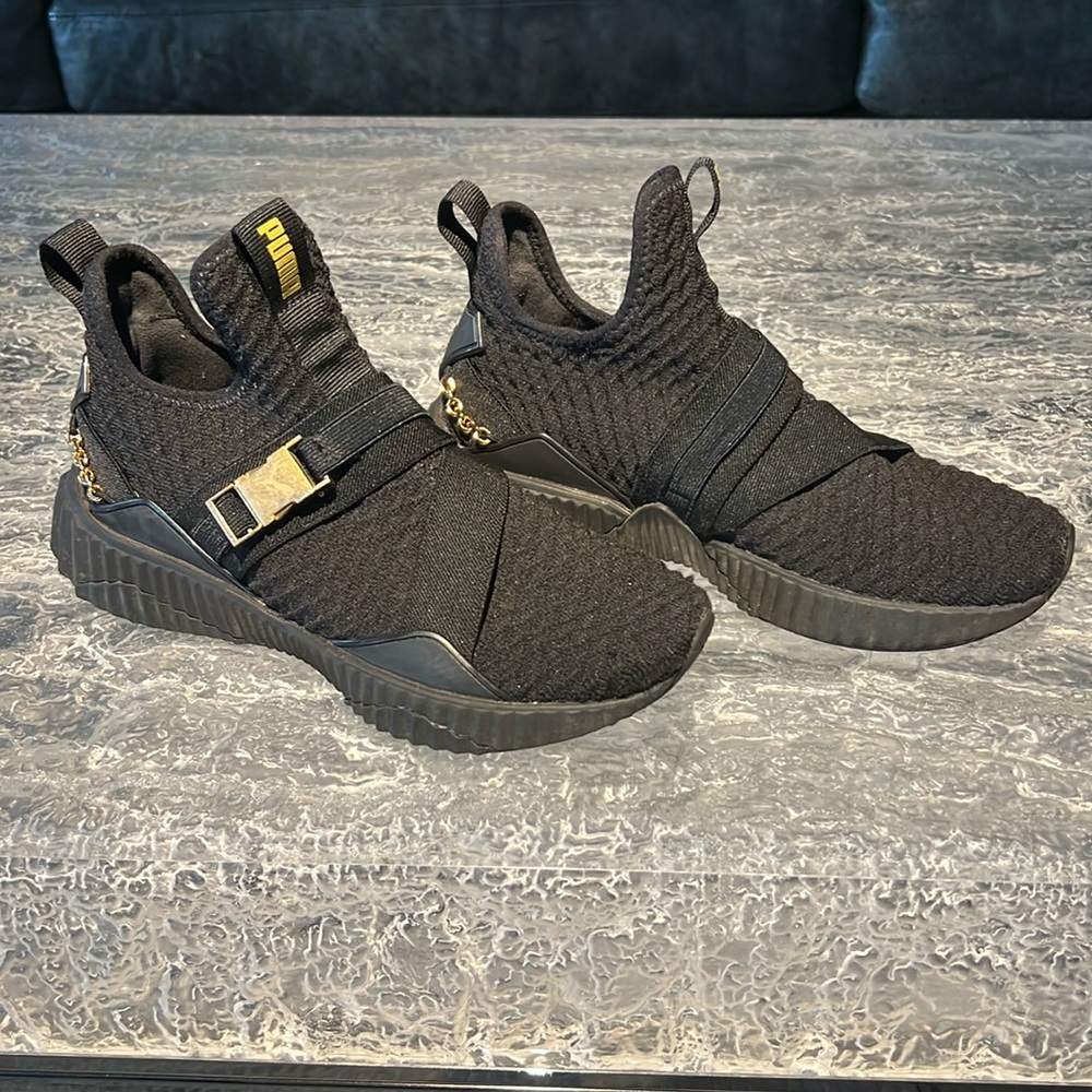 Defy Mid woman’s training shoes